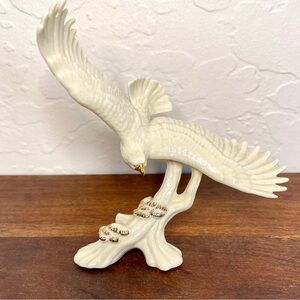 Lenox Precious Freedom Eagle Cream & Gold Figurine 5" Height